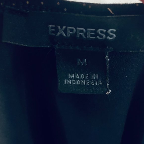 Express Sz M form-fitting tee shirt black with pink flowers and dots pattern - Picture 6 of 8